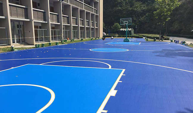 沈阳硅pu篮球场的厚度标准是什么？